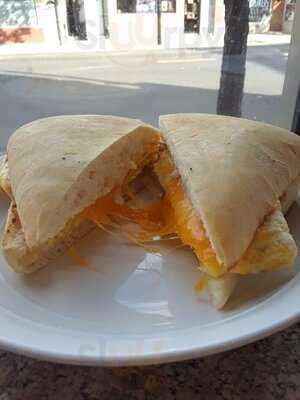 Kerelys Cafe & Pizzeria