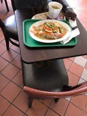 Brooklyn's House Of Food And Fishes