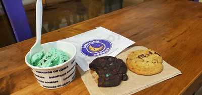 Insomnia Cookies
