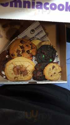 Insomnia Cookies