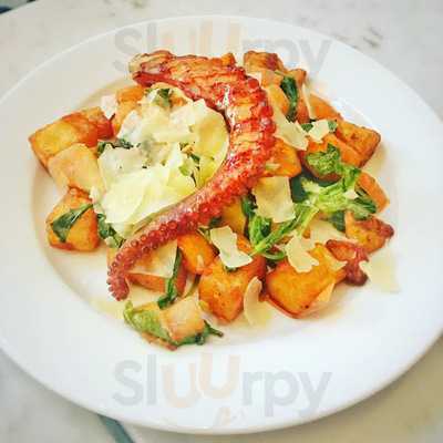 Chillax Manhattan Beach Cafe