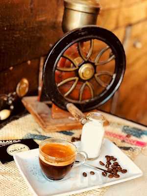 Chillax Manhattan Beach Cafe