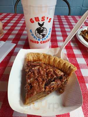 Gus's World Famous Fried Chicken