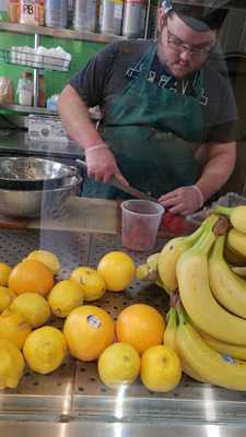 Blend Salad & Juice Bar