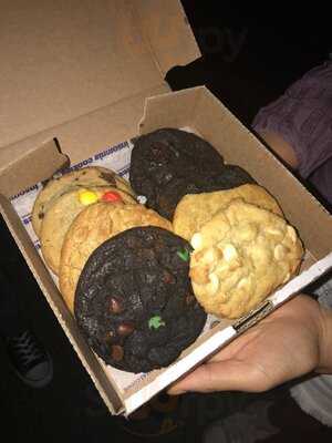 Insomnia Cookies