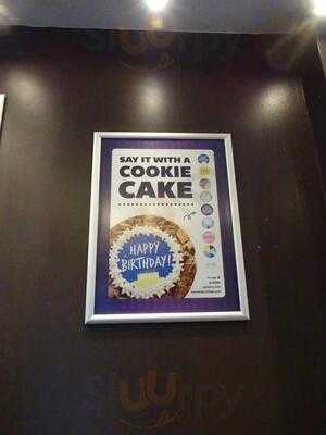 Insomnia Cookies