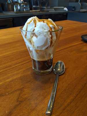 Starbucks Reserve On Chestnut