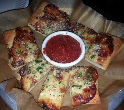 Easy Street Pizza & Beer Garden