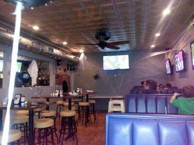 Easy Street Pizza & Beer Garden