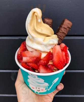 Easy Breezy Frozen Yogurt