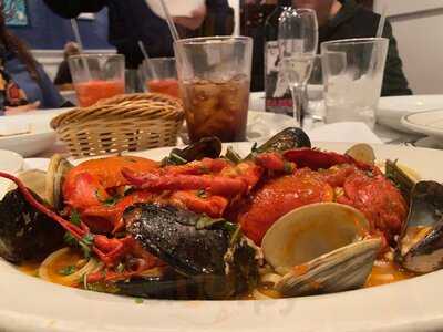 Umberto's Clam House