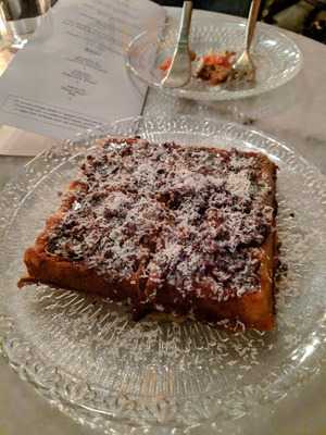 Louie’s Gen-gen Room