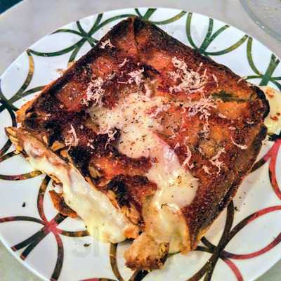 Louie’s Gen-gen Room