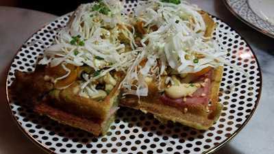 Louie’s Gen-gen Room