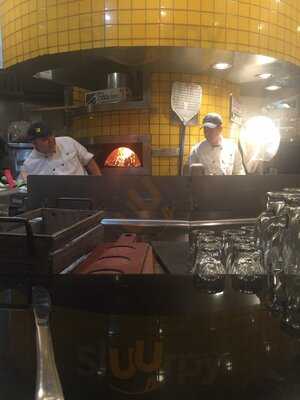 California Pizza Kitchen Encino