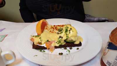 Friends With Benedicts