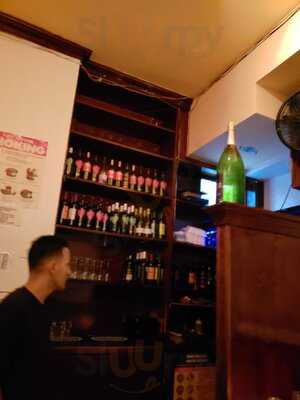 1742 Wine Bar