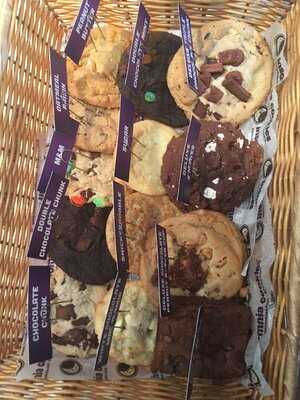 Insomnia Cookies