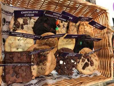 Insomnia Cookies