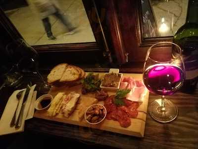 In Vino Restaurant And Wine Bar