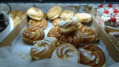 Bakery La Brioche Cafe