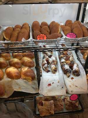 Bakery La Brioche Cafe