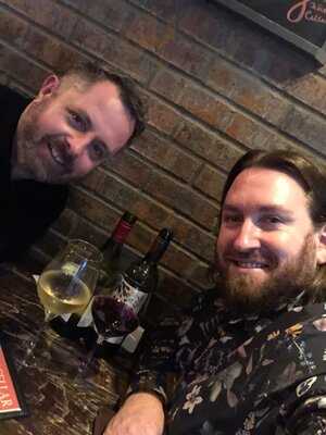 8th Street Wine Cellar