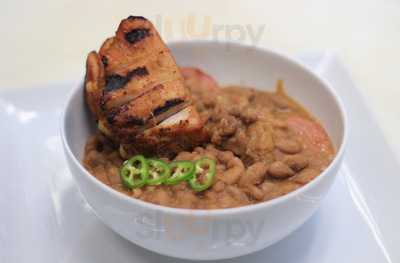 Maderos Latin Grill & Bar