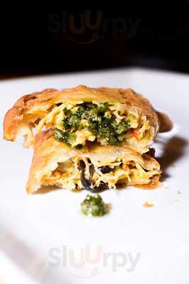 Maderos Latin Grill & Bar