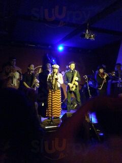 Piano's Bar And Grill