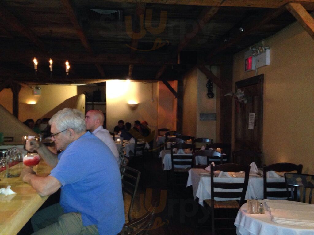 Canyon Road Bar & Grill