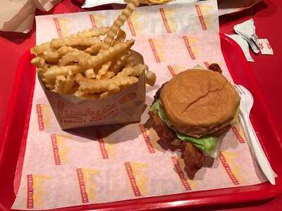 Lucky's Famous Burgers