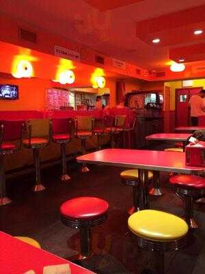 Lucky's Famous Burgers