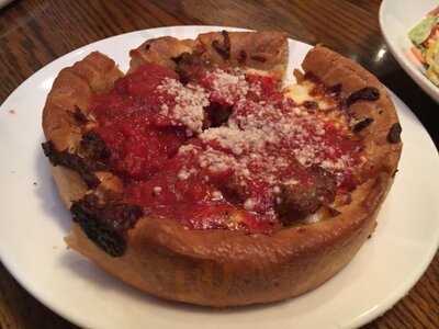 Pizzeria Uno Chicago - E. 86th