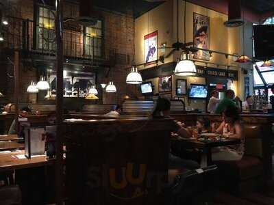 Pizzeria Uno Chicago - E. 86th