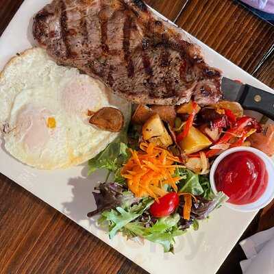 Chocolat Restaurant & Bar