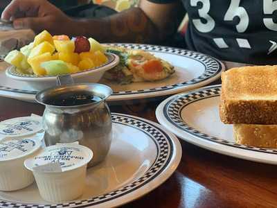 A & T Pancake House And Grill