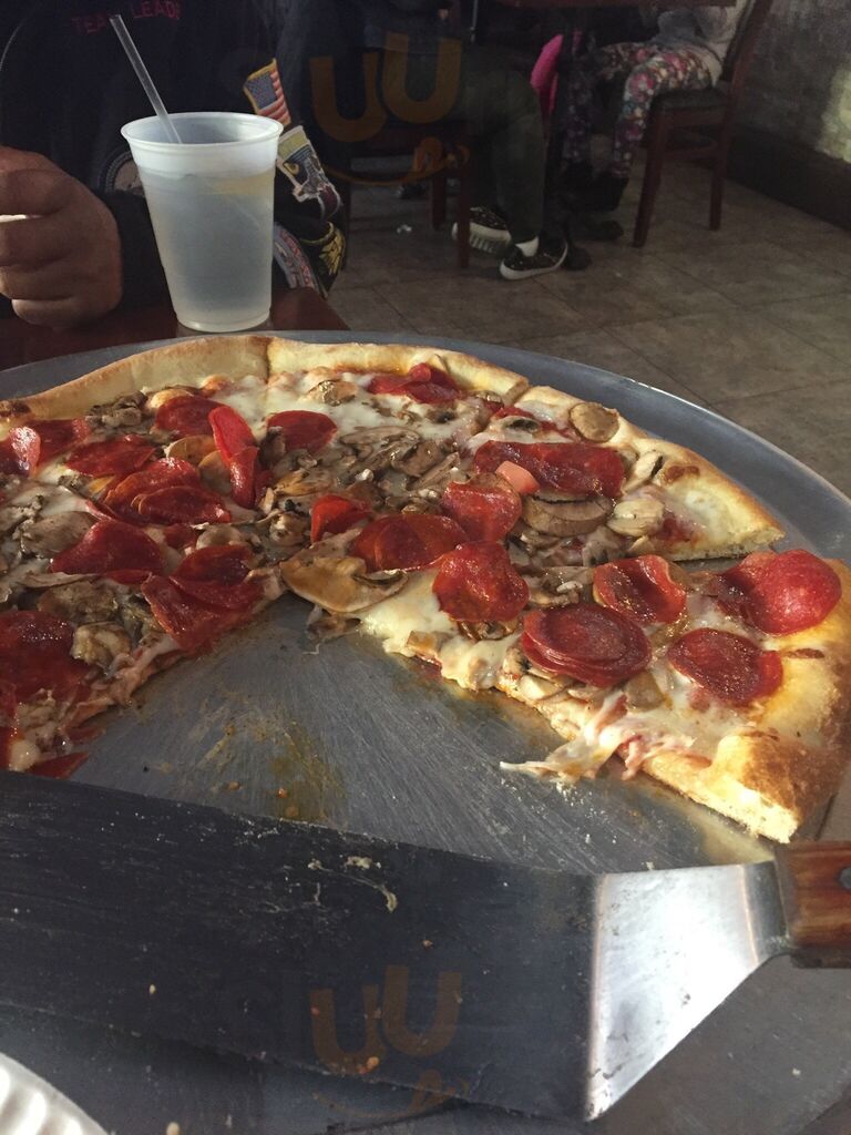 Rocky's Bar And Restaurant