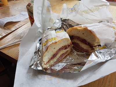 Lenny's Sub Shop