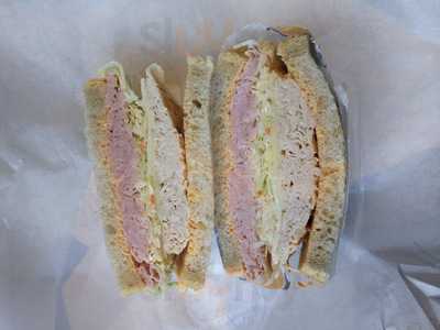 Lenny's Sub Shop