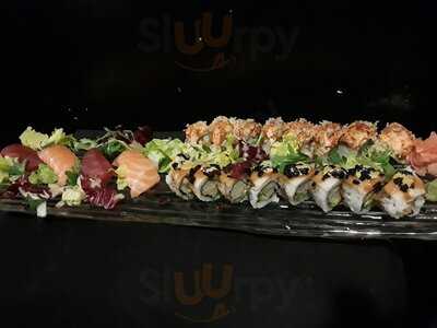 Kameya Ramen & Sushi