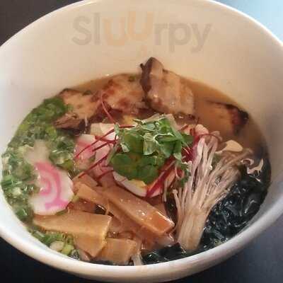 Kameya Ramen & Sushi