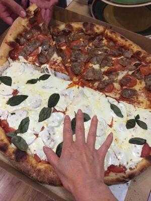 La Traviata Pizzeria