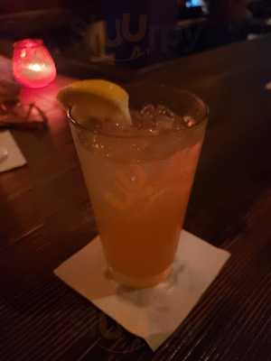 Victors Square Restaurant