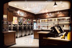 Yoart Frozen Yogurt Boutique