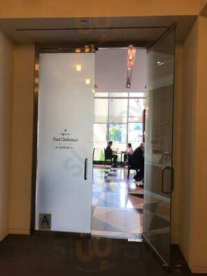 Sant Ambroeus Coffee Bar At Sotheby's