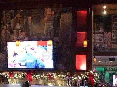 Ashton's Bar & Restaurant