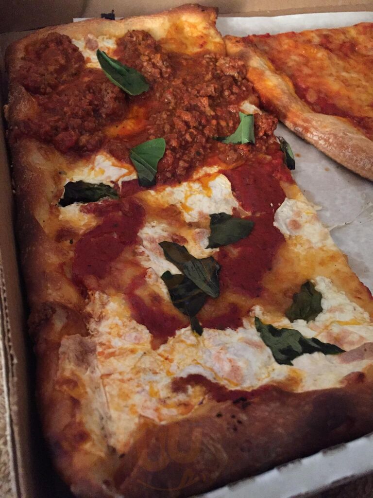 Nonna's L.e.s. Pizzeria