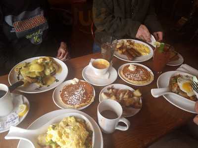 Gilhooleys Grand Saloon