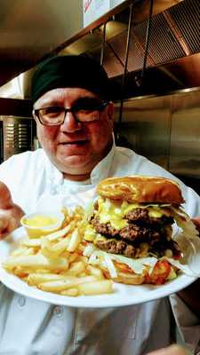 Skyway Pizza And Grill